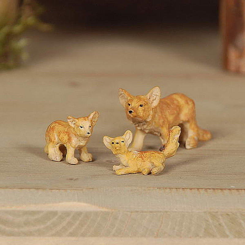 Fuchsfamilie 2 Teile aus Polyresin Krippentiere. Krippenfiguren 6x3,2 cm