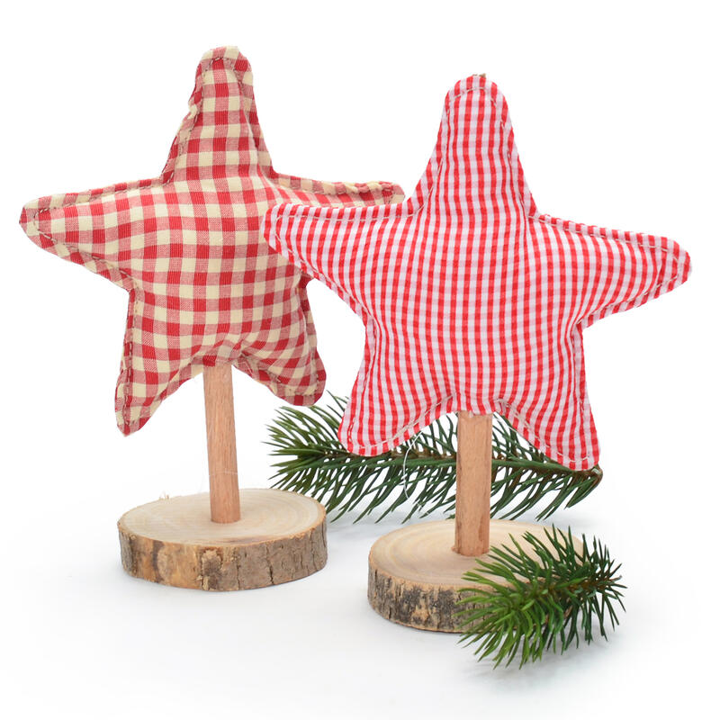 Stoffstern auf Holzstamm rotweiß kariert, DekoStern, Stern aus Stoff